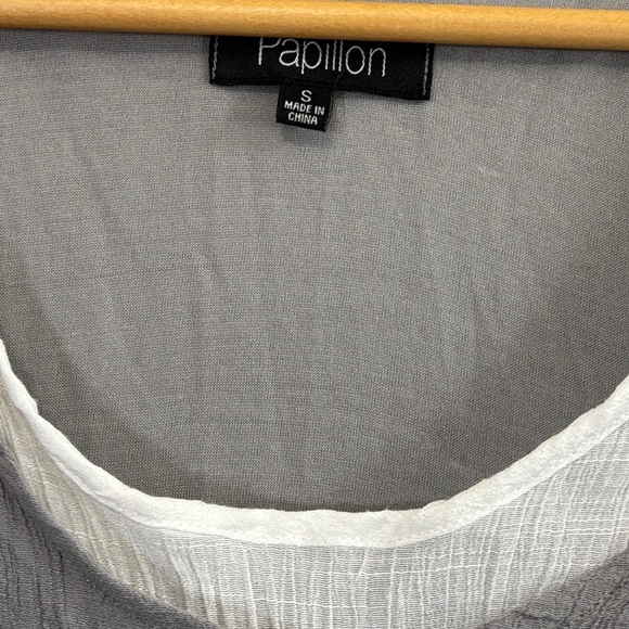 Papillon Blanc Gray Layered Tank Top - Picture 3 of 3
